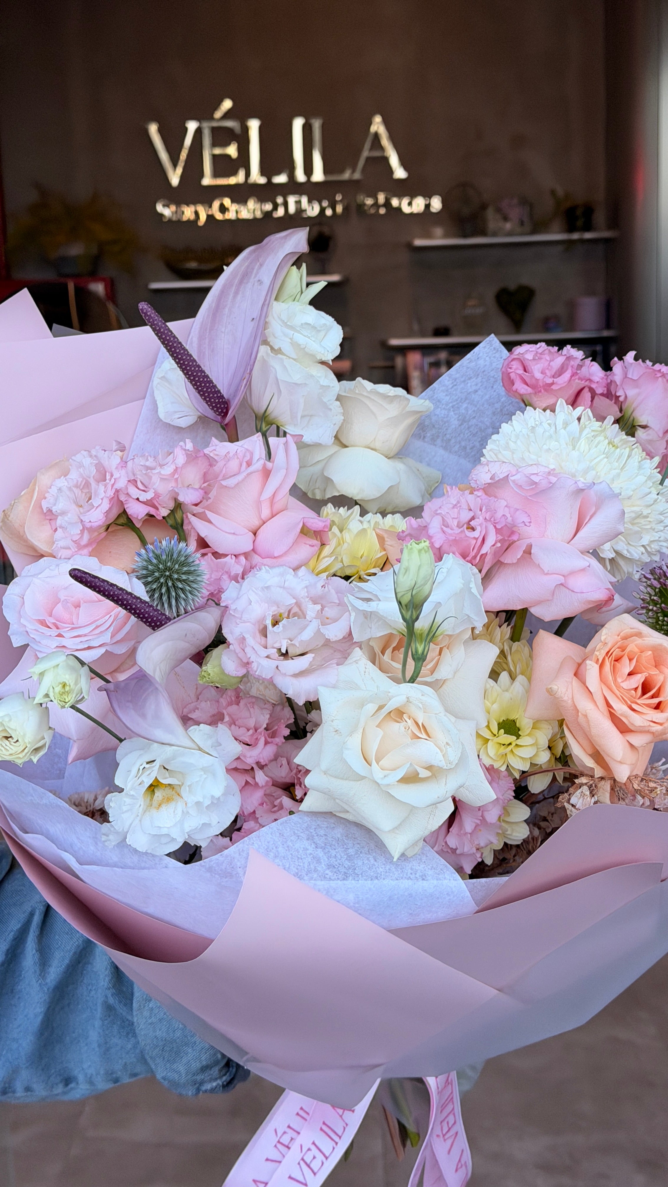 Velila-Powder Elegance Premium Bouquet