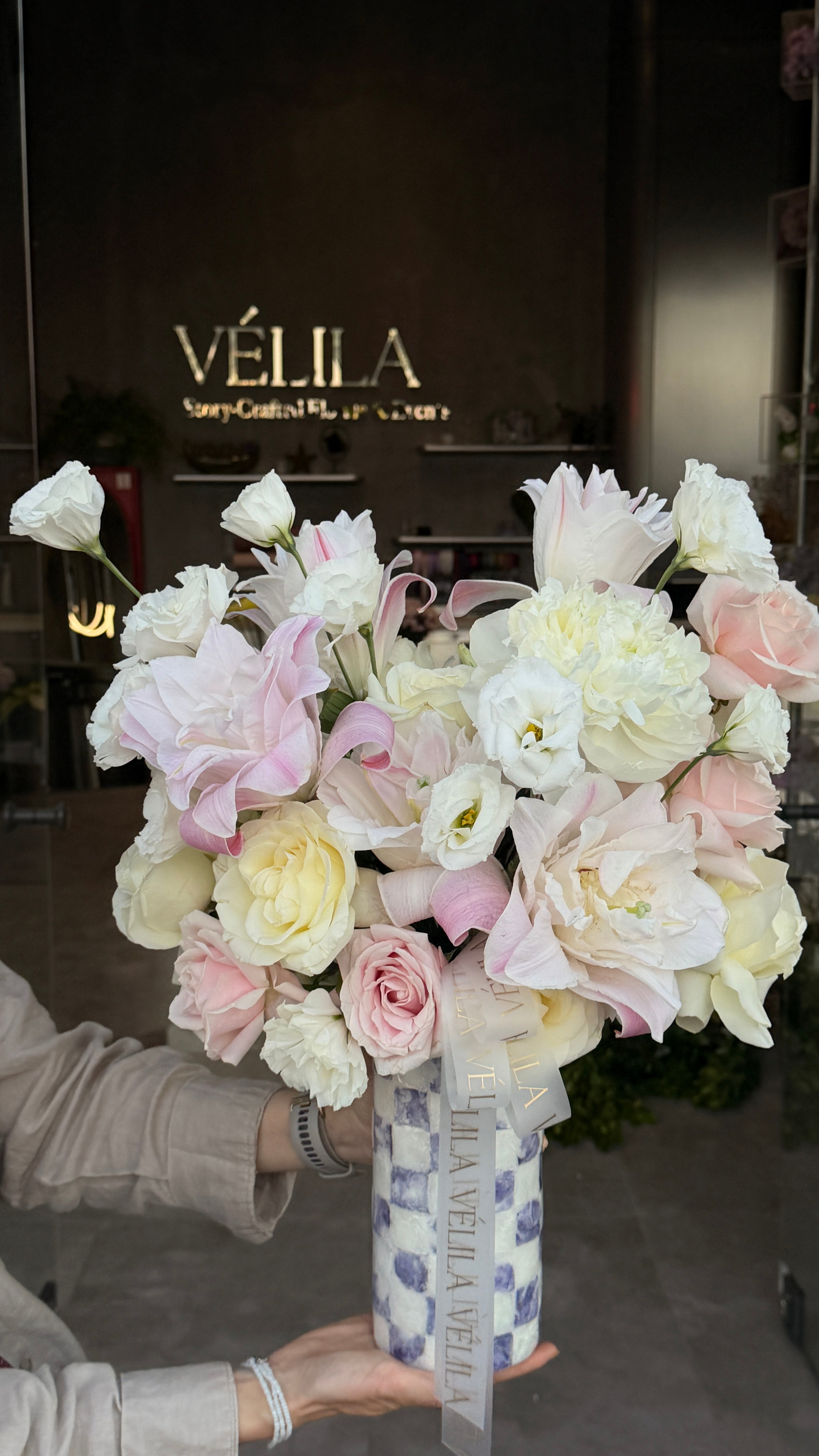 Velila-Pearl Dream Ceramic Arrangement