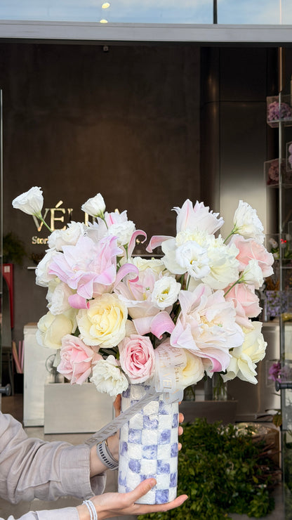 Velila-Pearl Dream Ceramic Arrangement