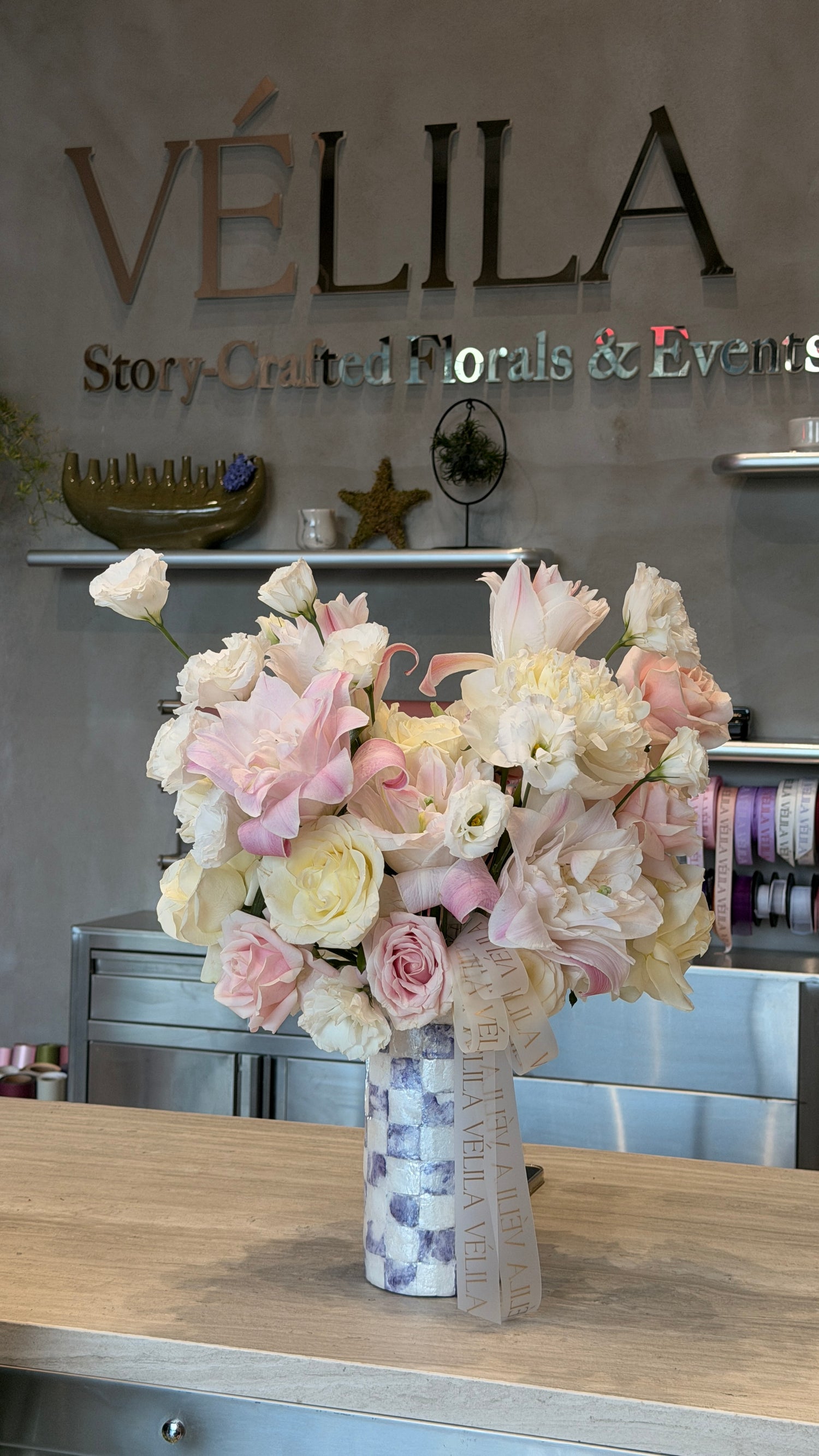 Velila-Pearl Dream Ceramic Arrangement