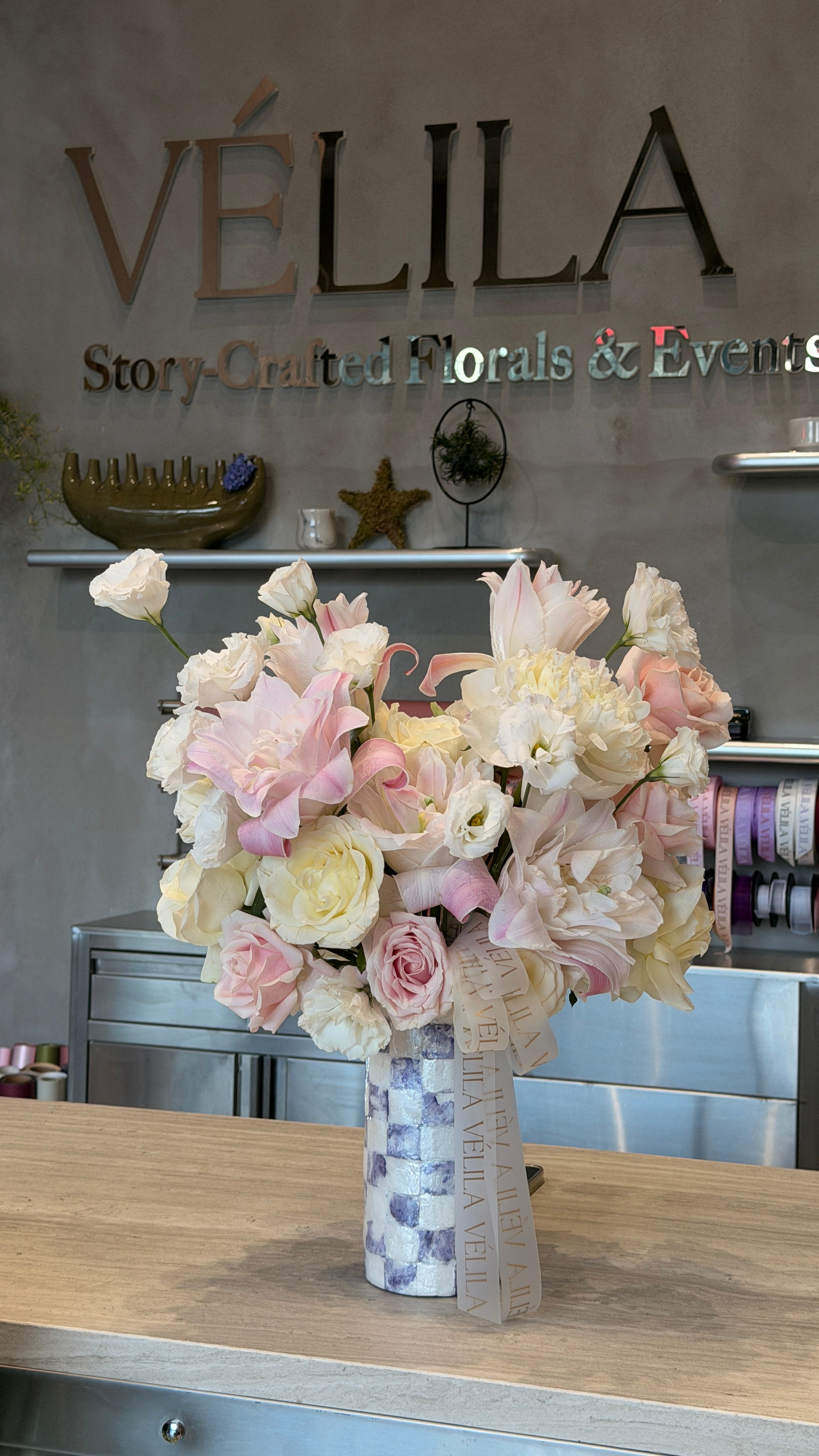 Velila-Pearl Dream Ceramic Arrangement