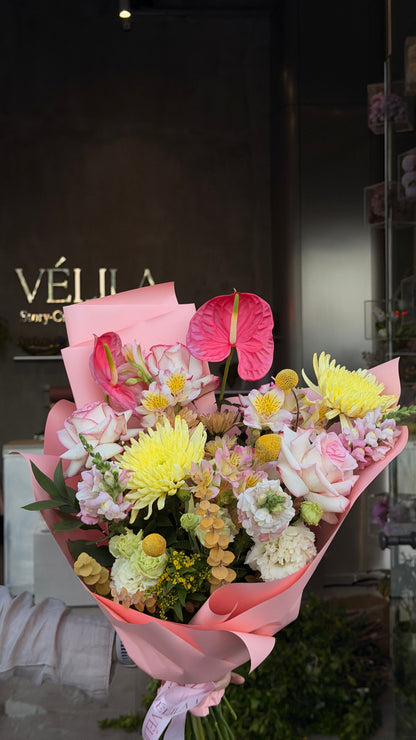 Velila-Pembe Işıltı Premium Buket