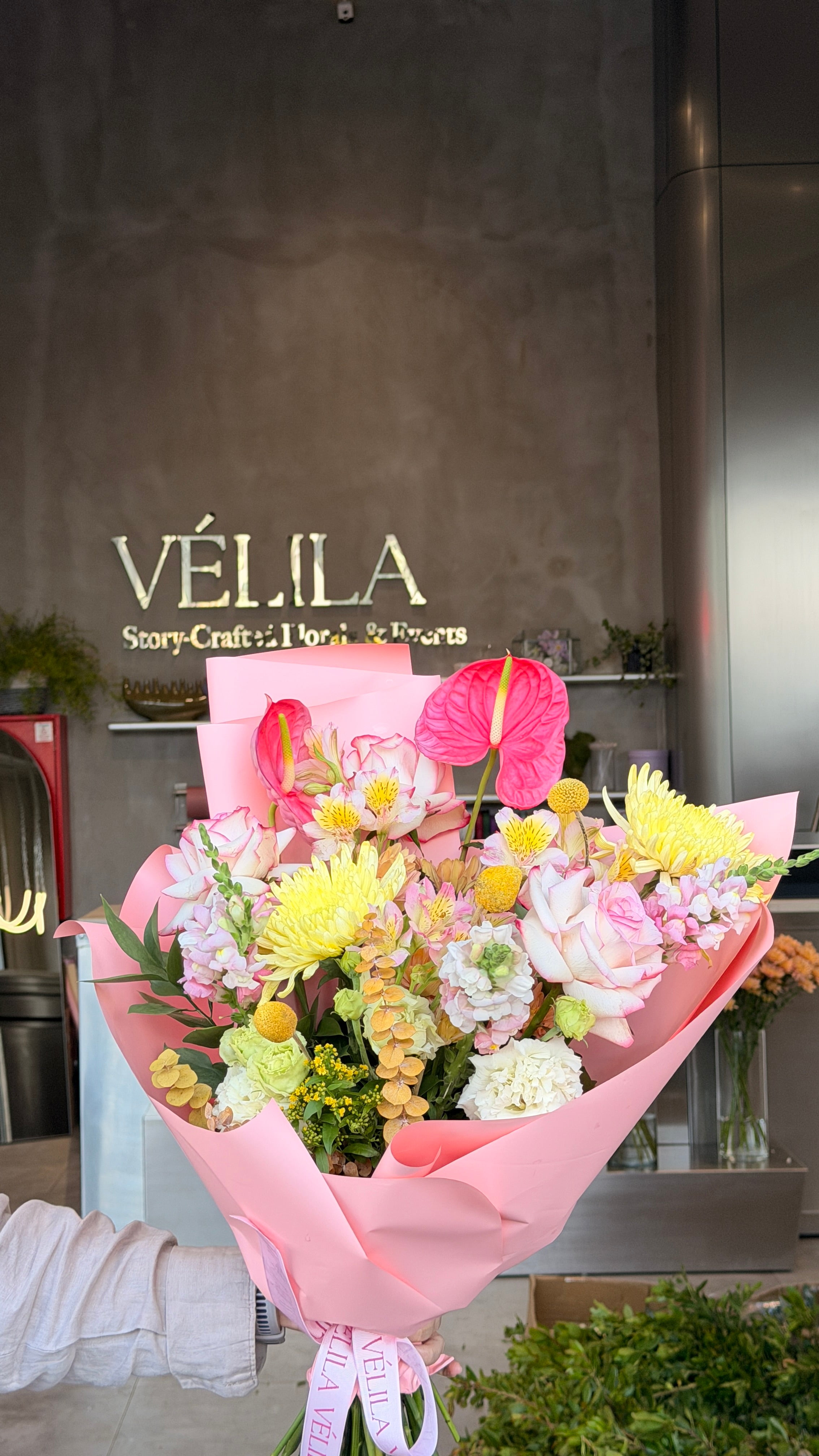 Velila-Pembe Işıltı Premium Buket