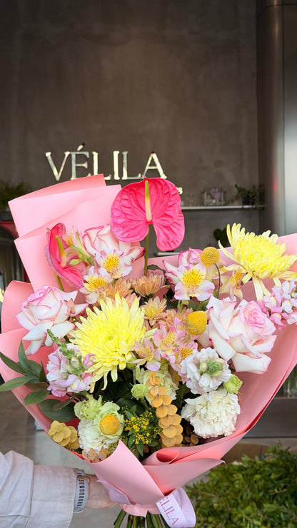 Velila-Pembe Işıltı Premium Buket