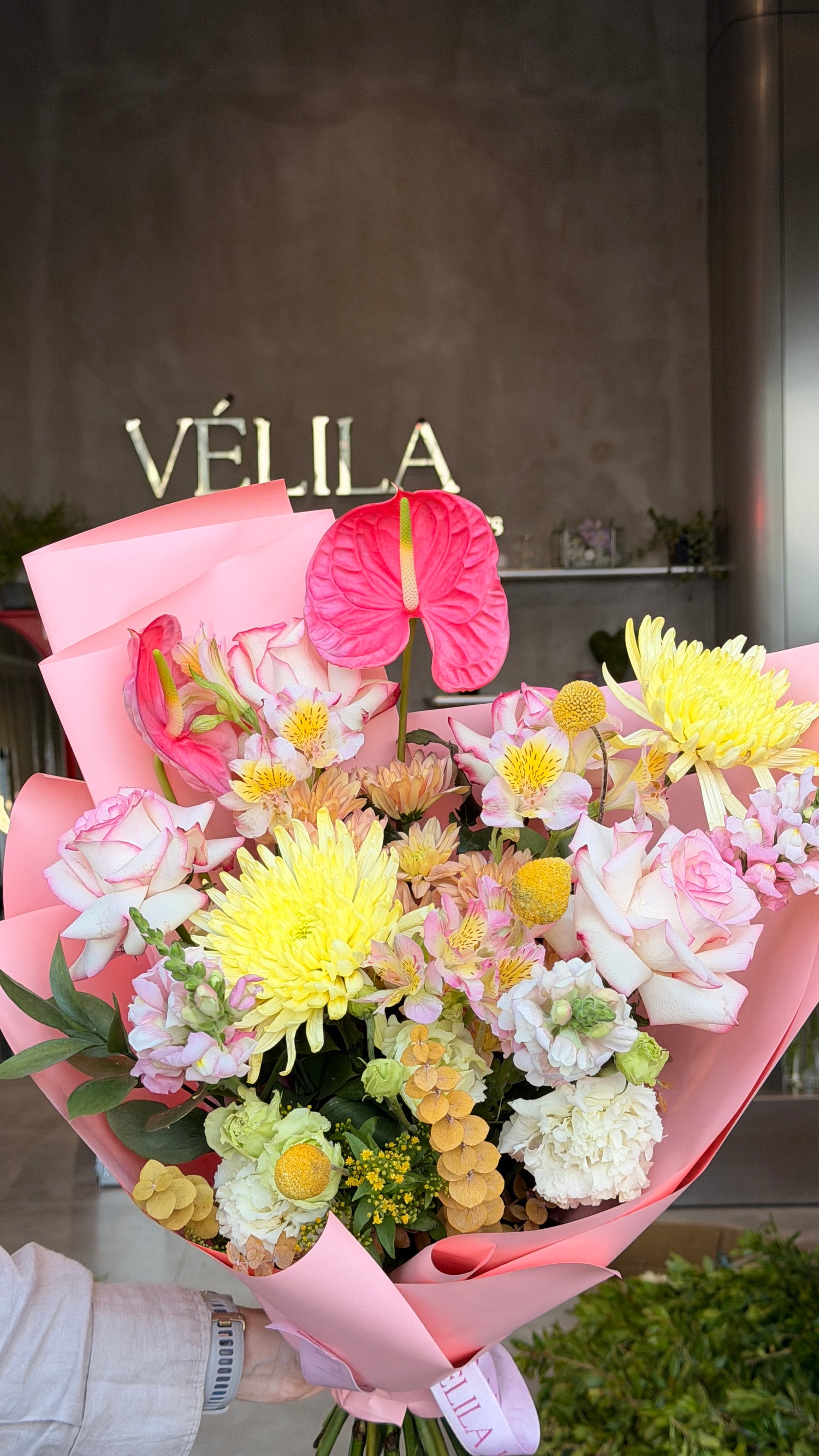 Velila-Pembe Işıltı Premium Buket