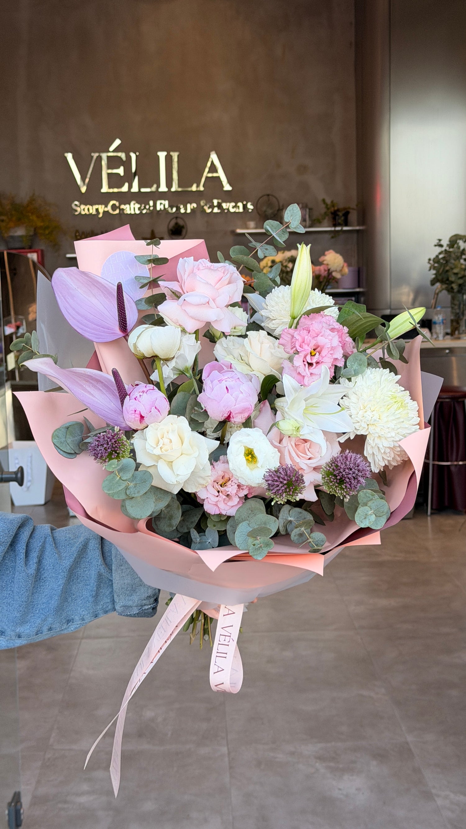 Velila-Orchid Breeze Premium Bouquet