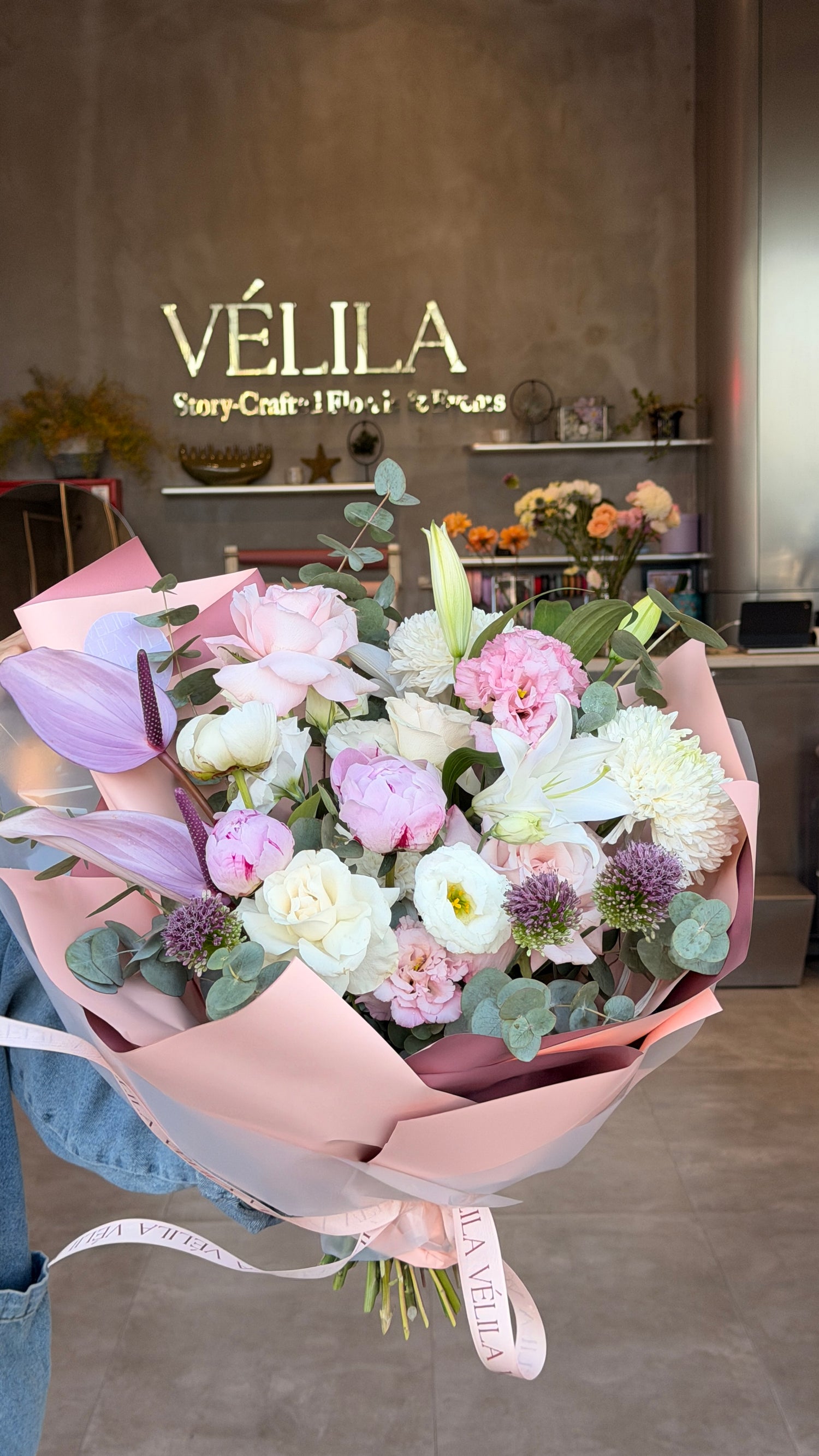 Velila-Orchid Breeze Premium Bouquet