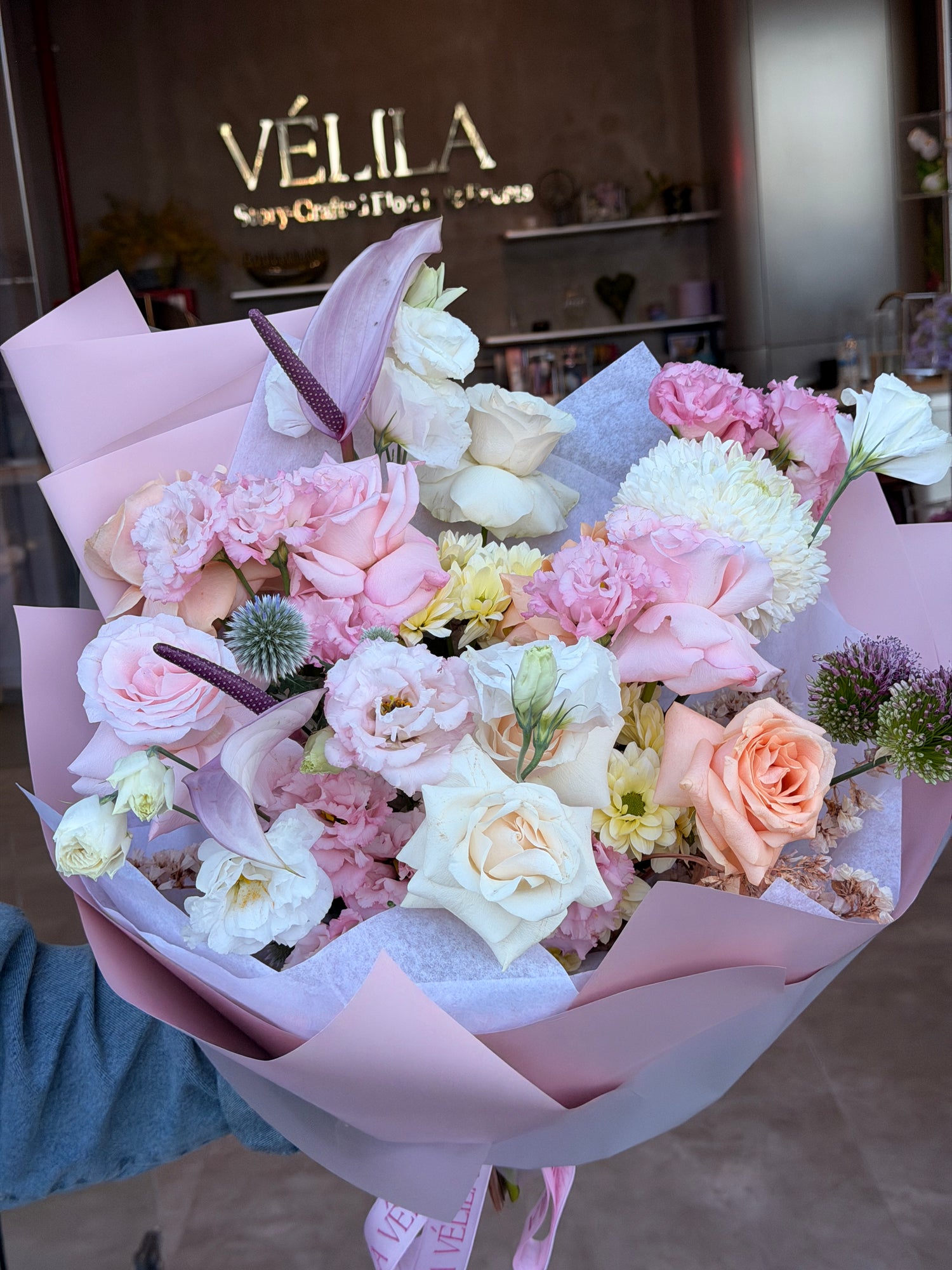 Velila-Powder Elegance Premium Bouquet