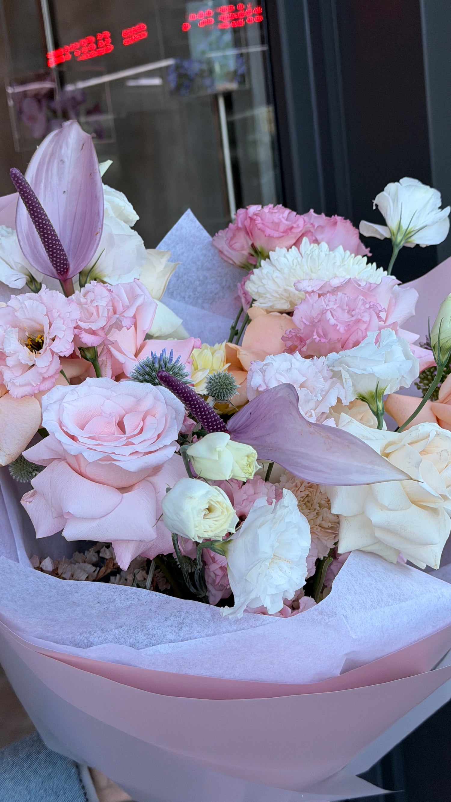 Velila-Powder Elegance Premium Bouquet