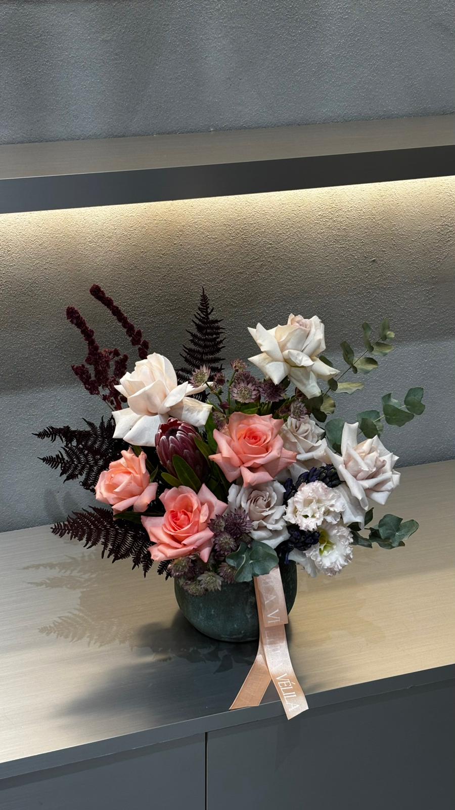 Şeftali – Protea – Pembe Ton Masa Aranjmanı