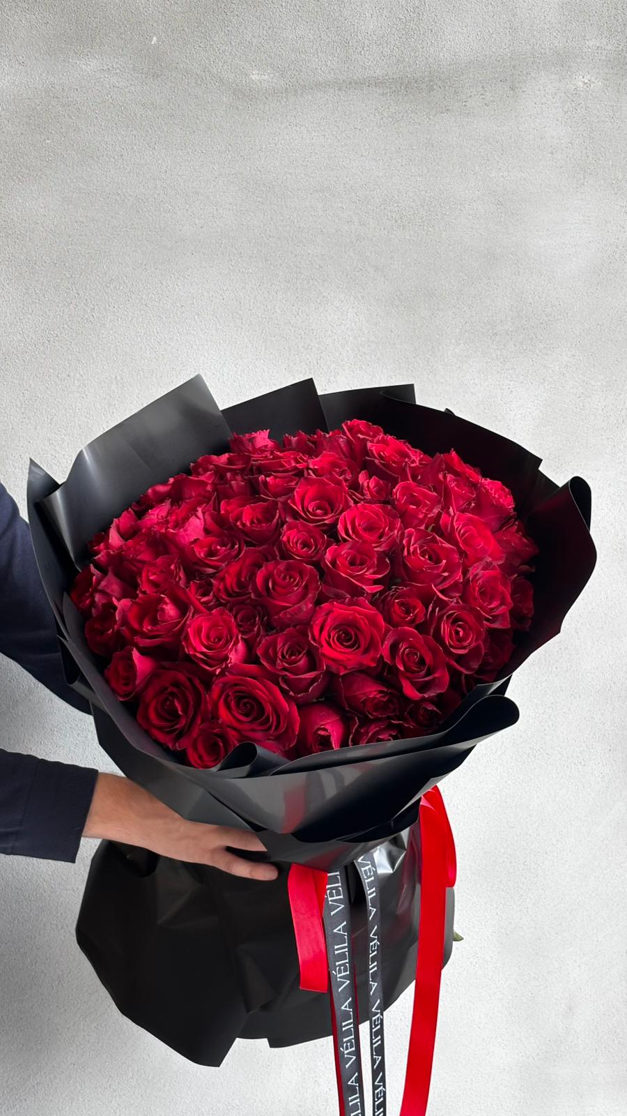 Crimson Love – 61 Roses